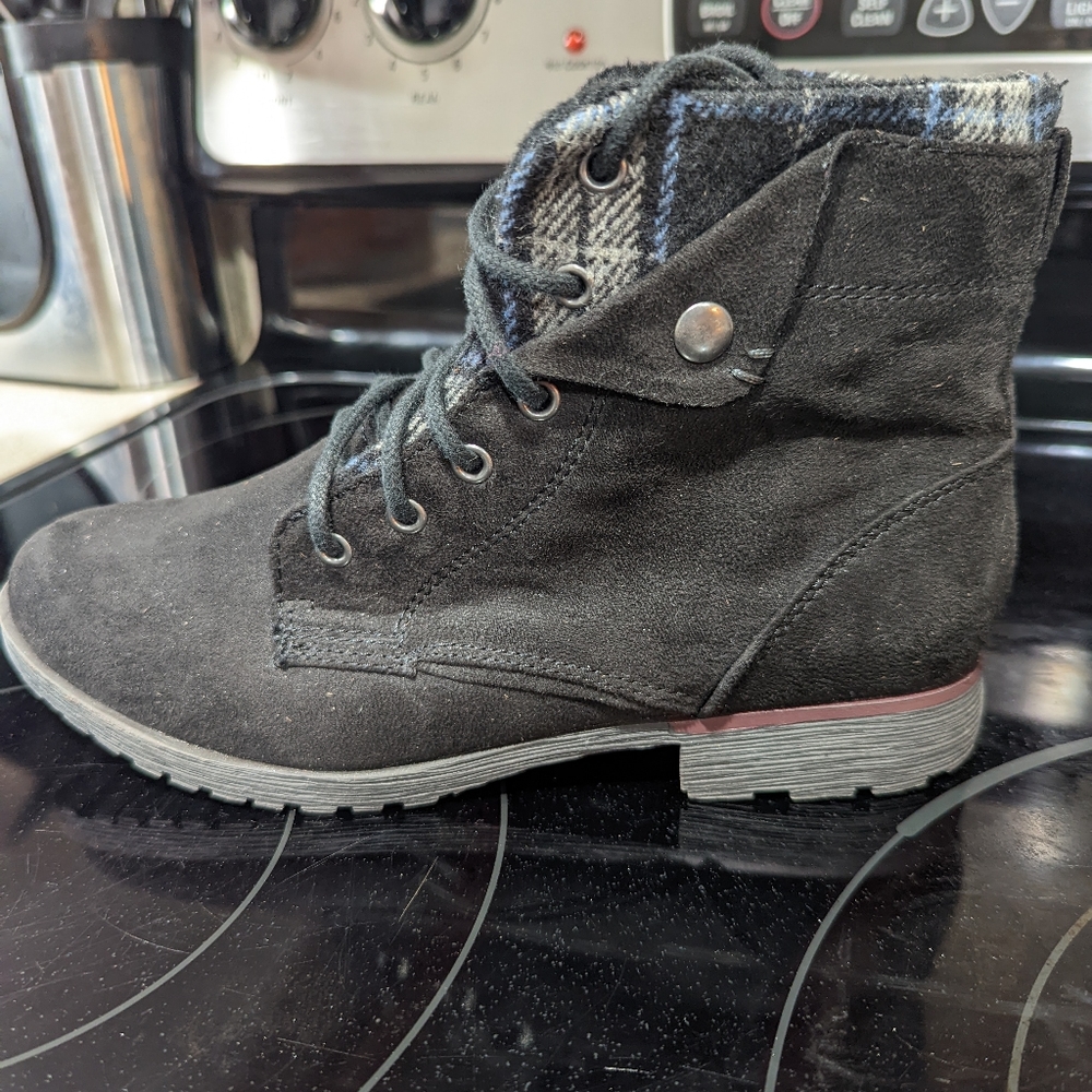 Rock and Candy Tavin Bootie